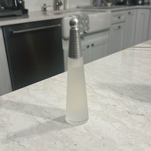 Issey Miyake L’Eau d’Issey Eau de Toilette Natural Spray